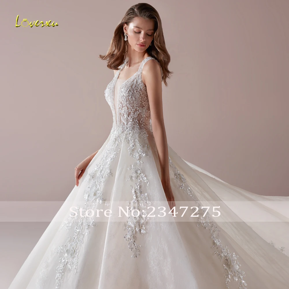

Loverxu Sexy Backless V Neck Lace Vintage Wedding Dresses 2020 Luxury Appliques Beaded Flowers Chapel Train A Line Bridal Gowns
