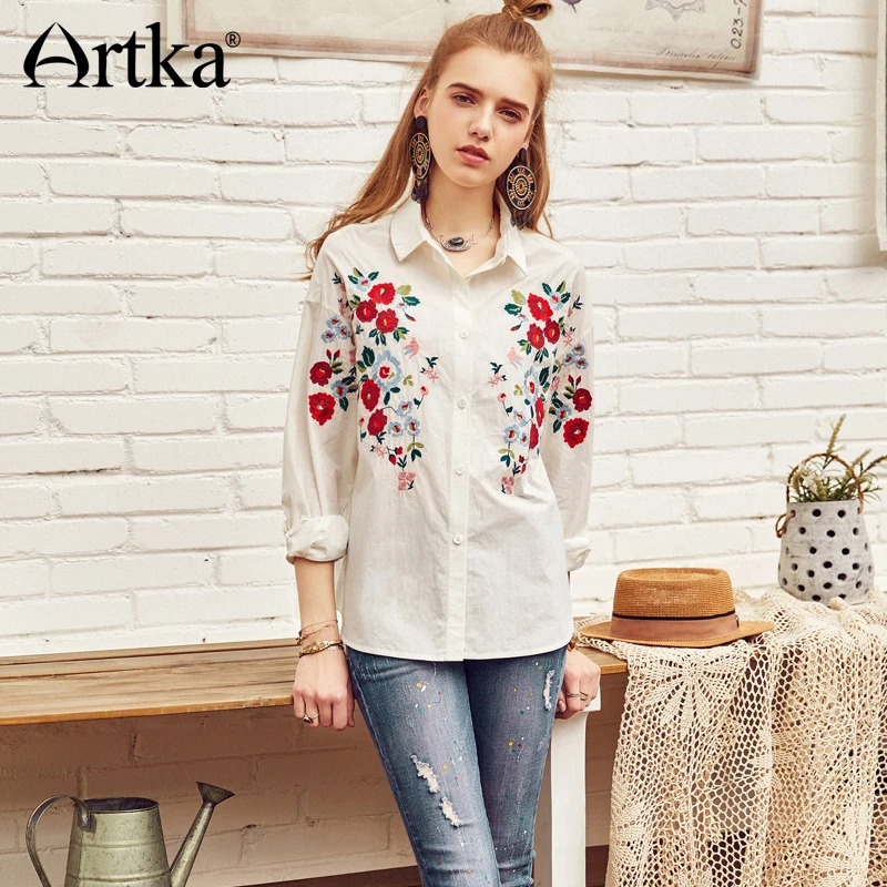 ARTKA/Новинка Изысканная свободная хлопковая рубашка с цветочной вышивкой и
