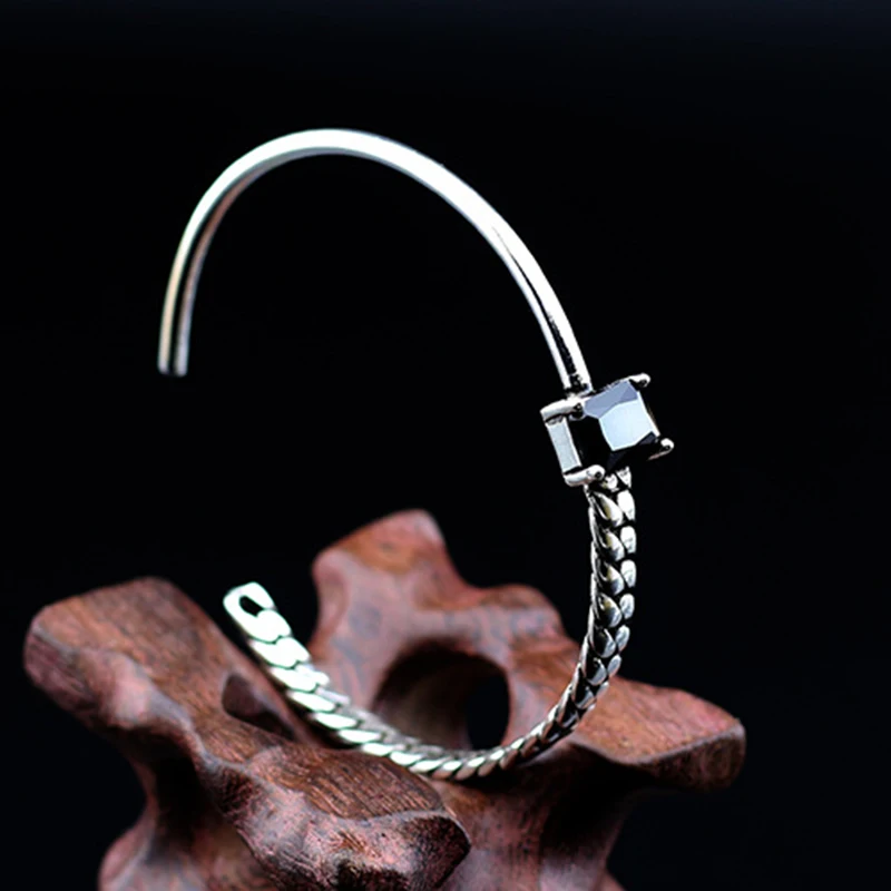 

MEYRROYU 925 Sterling Silver Korean Black Square Zircon Crystal Bracelet Half Twist Ladies Fashion Jewelry Bracelet 2021