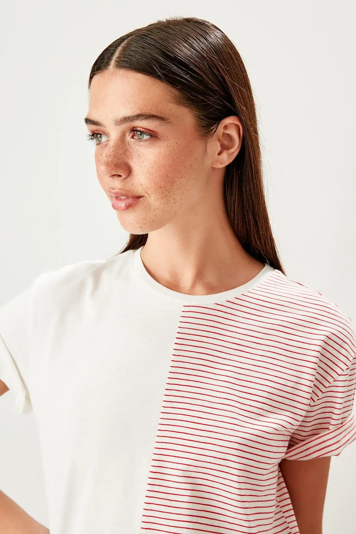 Trendyol белые полосатые Базовые Трикотажные футболки TWOSS19TS0238|Футболки| |