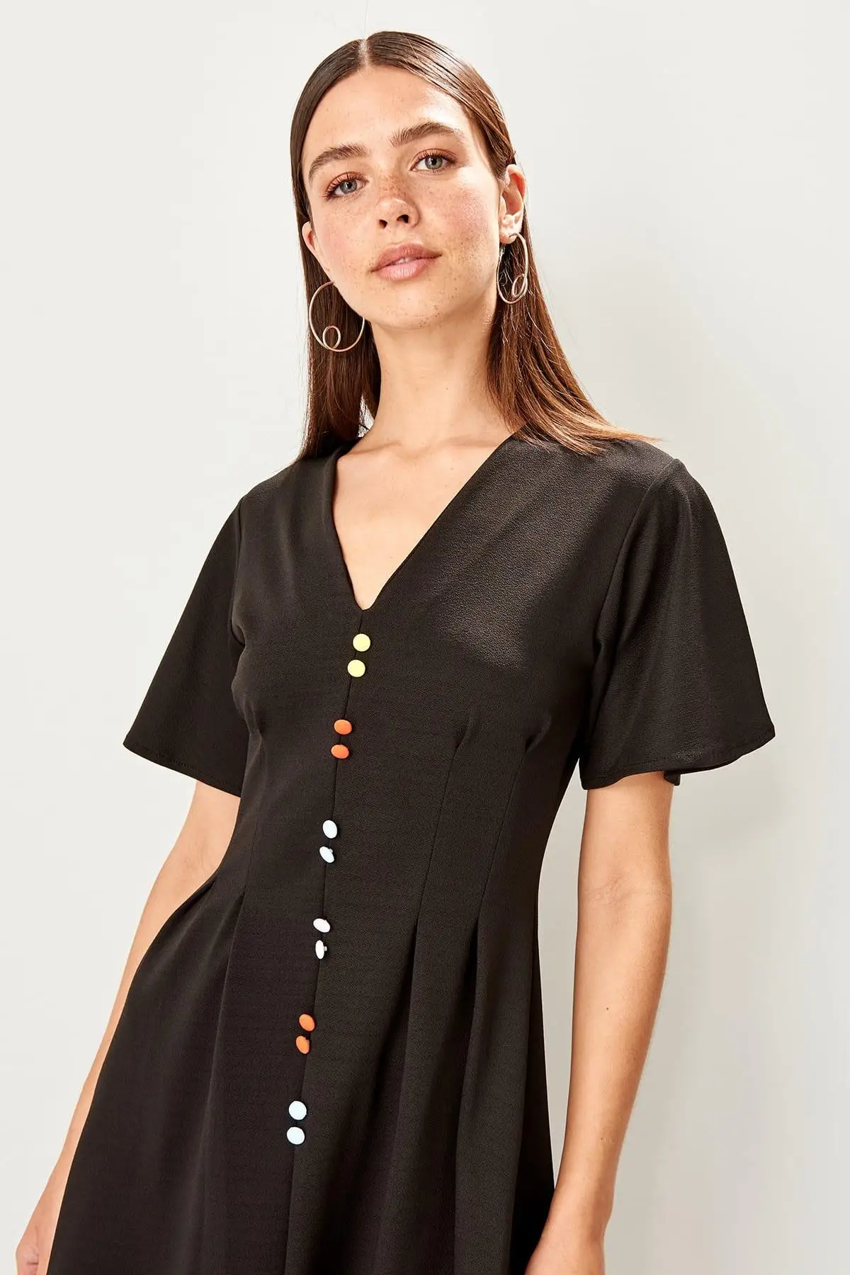 Черное трикотажное платье с пуговицами Trendyol TWOSS19OS0131|Женские платья| |
