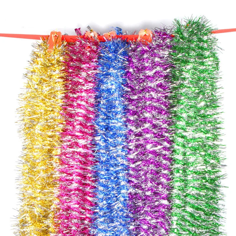 Костюм в полоску с рождественской тематикой: лента гирлянда Новогоднее