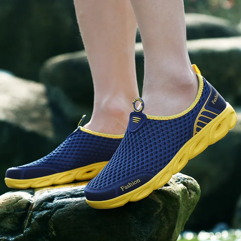 2018 Spring Summer Unisex Running Shoes Men Slip on Hollow Out Design Flat Bottom Heel Women Breathable Light Sneakers | Спорт и