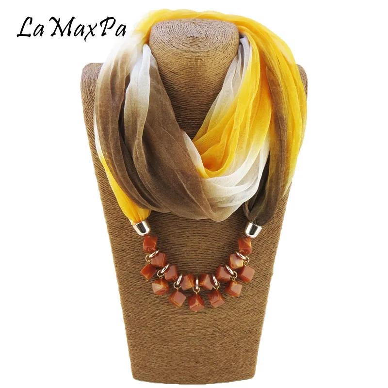

Newest Arrival Gradient Charms Scarf for Women Elegant Pendant Scarf Jewelry Scarves Female Accessories Foulards Lady Echarpe