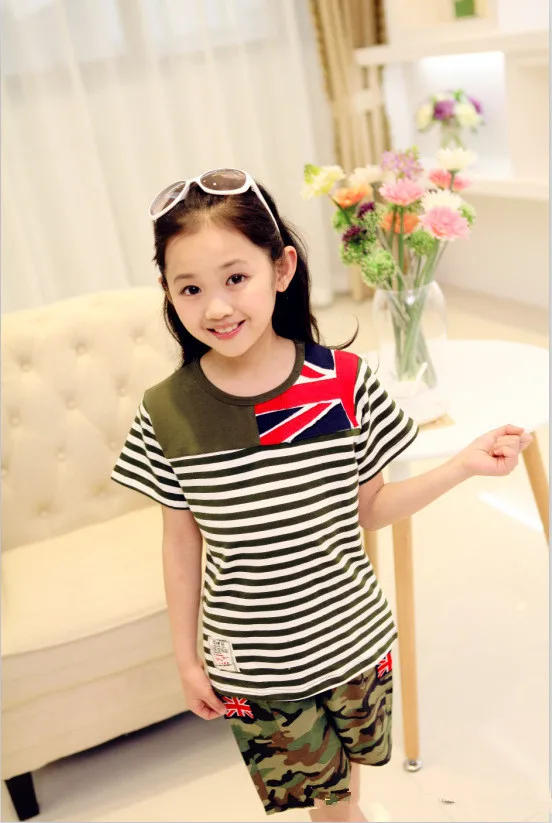 Комплект спортивной одежды для мальчиков и девочек футболка в полоску с