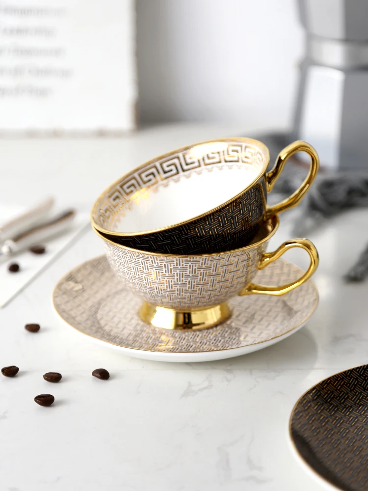 

British ceramic afternoon tea red tea cup Classic grid Couples coffee cup saucer Set European elegant bone china cup with spoon