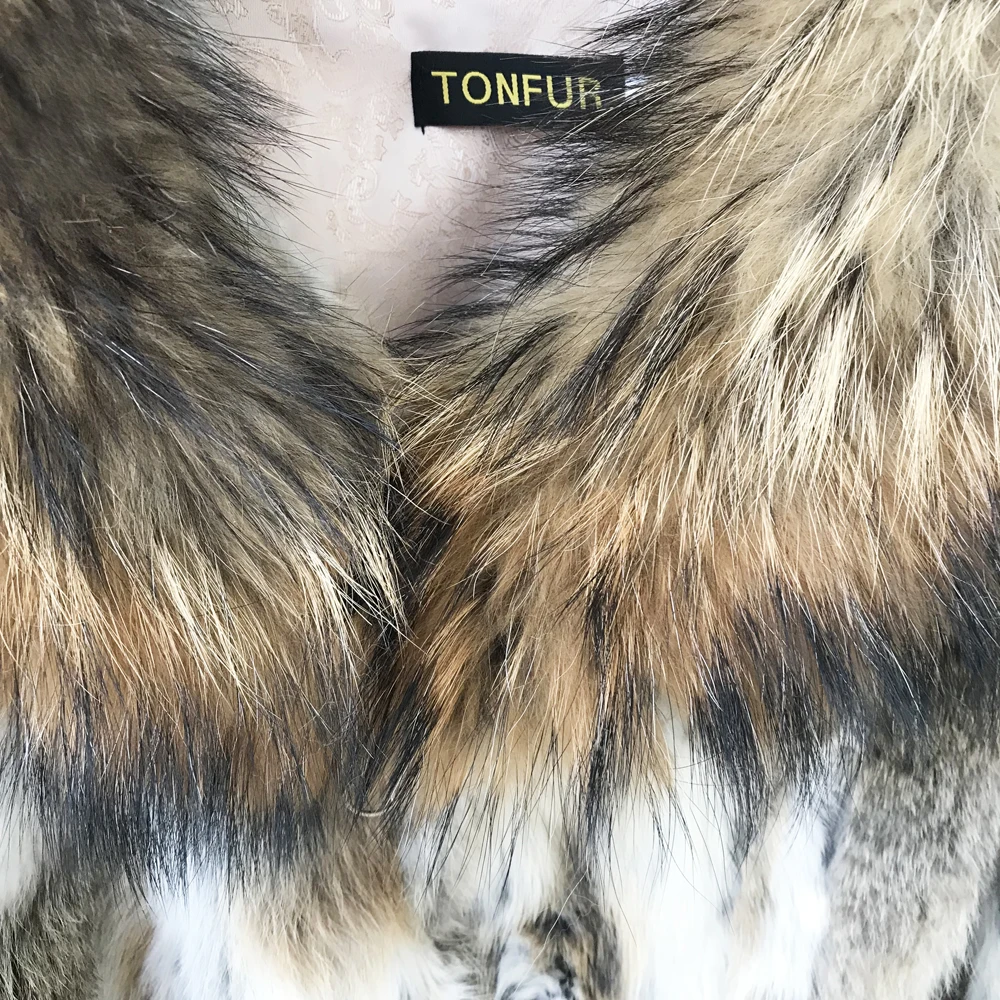 Шуба женская из натурального меха кролика с большим воротником енота | Женская