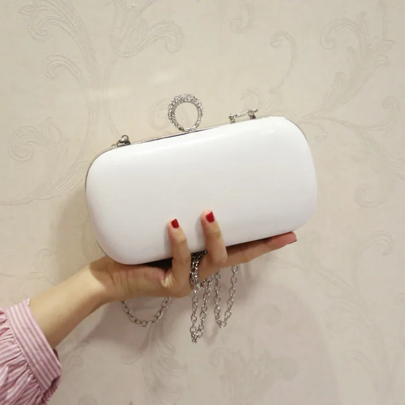 Свадебное платье с цветами вечерняя сумка кольца бриллиантами цветок вечерние