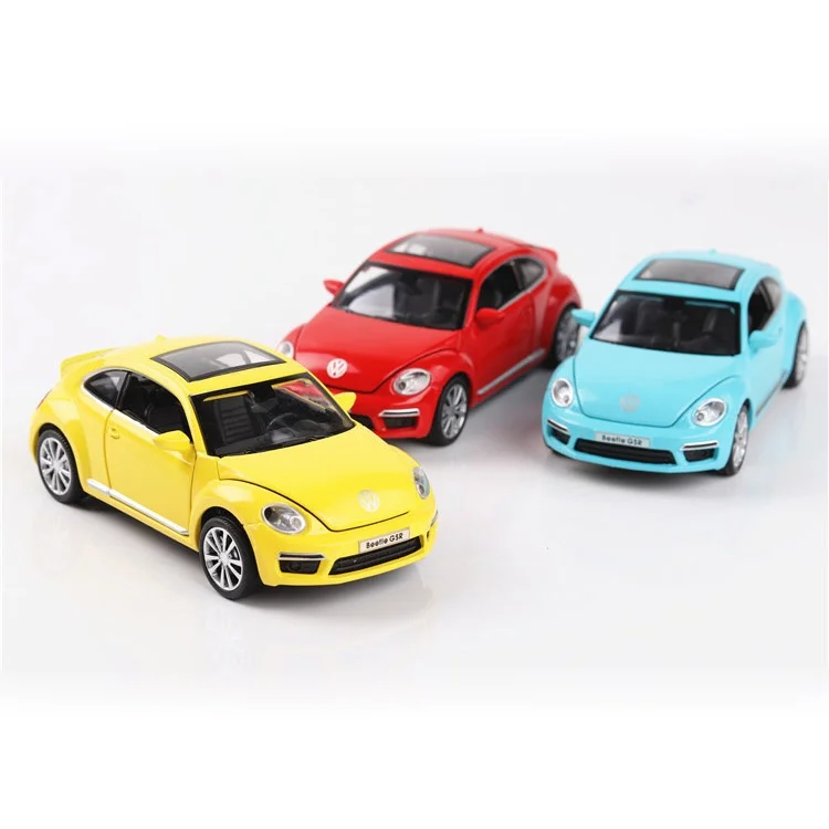 Модель автомобиля в масштабе 1/32 VW Beetle литый под давлением со звуком светильник