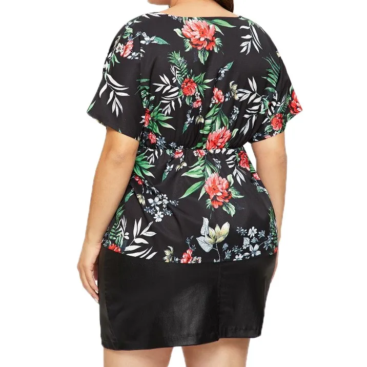 Летняя женская блузка с принтом свободная глубоким вырезом и коротким рукавом