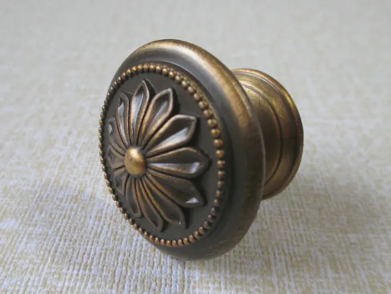 

Dresser Knobs Flower Antique Brass / Drawer Pulls Knobs Handles / Cabinet Door Knobs Pull Handle / Vintage Furniture Knob