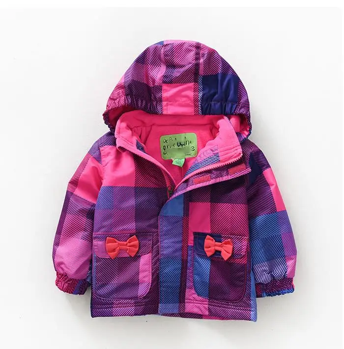 Girl's fashion trench coat |