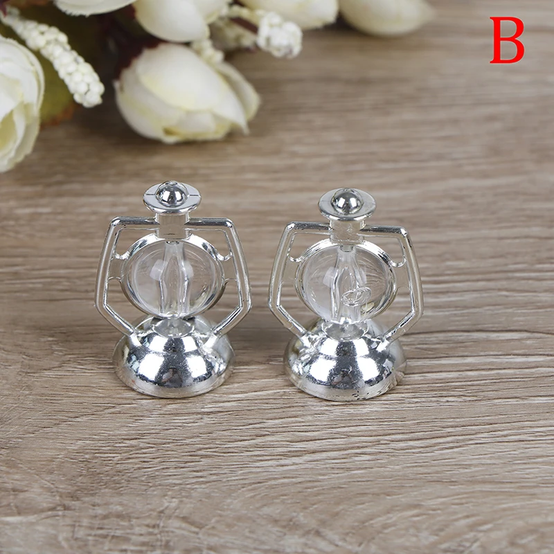 2pcs 1/2Pcs Retro oil lamp Dollhouse Miniature Toy Doll Food Kitchen living room 1:12 Scale Accessories dollhouse lawn lamp lighting - Color: 2pcs