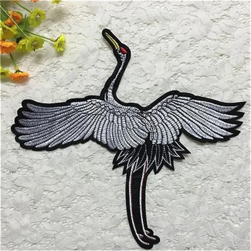 Футболка женская вышитая нашивка с красным краном логотип странные вещи