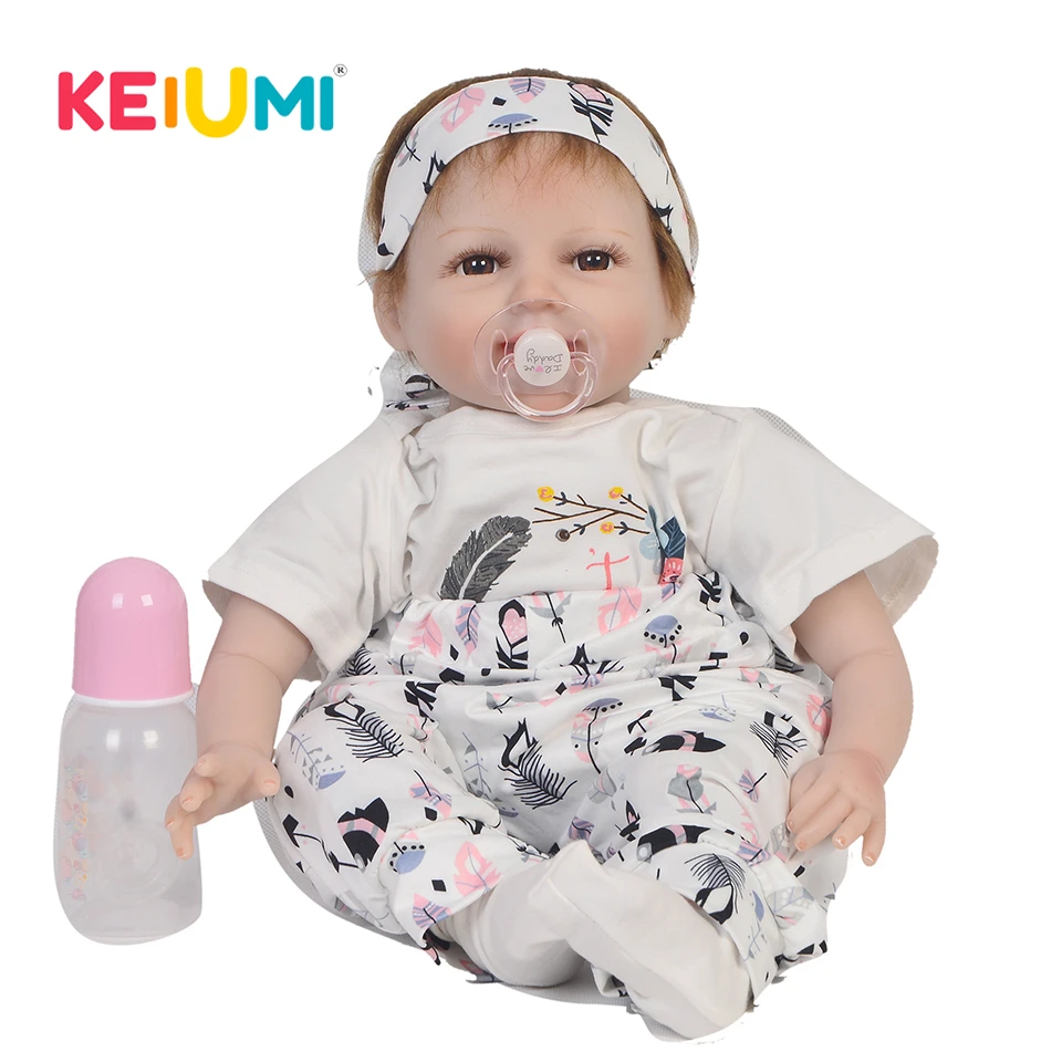 KEIUMI Реалистичная 22 дюймовая кукла для новорожденных ткань тела улыбка Детская