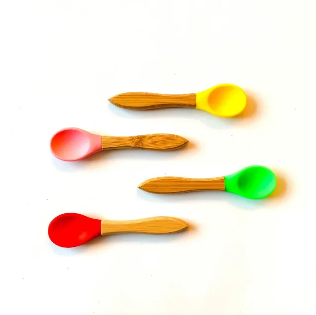 4pcs Spoon Бутылочка для кормления ребенка ложка и вилка набор, расположенных бамбуковая доска с Защита от проливов, оставайтесь на месте всасывания кольцо - Цвет: 4pcs Spoon