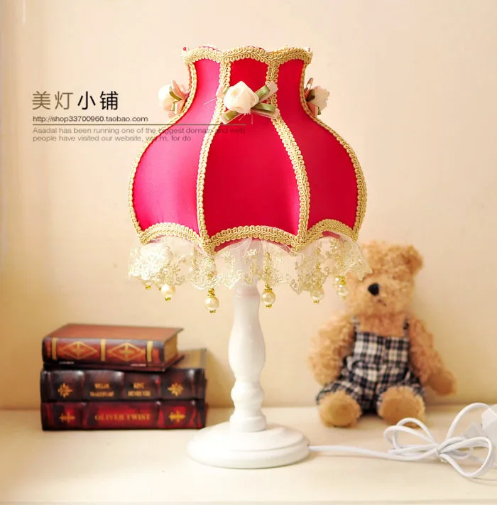 Bedroom bedside lamp European-style garden lace cloth decorated wedding celebration gift new red |