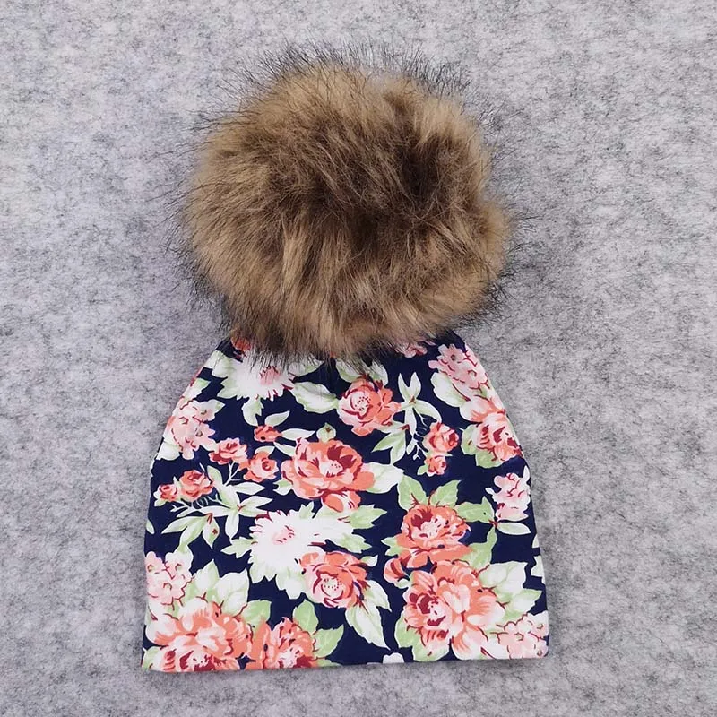 Бежевый New Spring Newborn Baby Boys Girls Cotton Beanies Hats With Big Faux Fur Pompom Solid Cute Girls Hats Cap Hair Accessories - Цвет: Бежевый