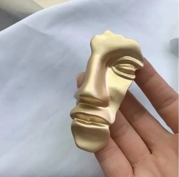 Gold Простые винтажные Броши абстрактная маска для лица Позолоченные Броши Булавки воротник для женщин аксессуары для вечеринок высокое качество - Окраска металла: Gold