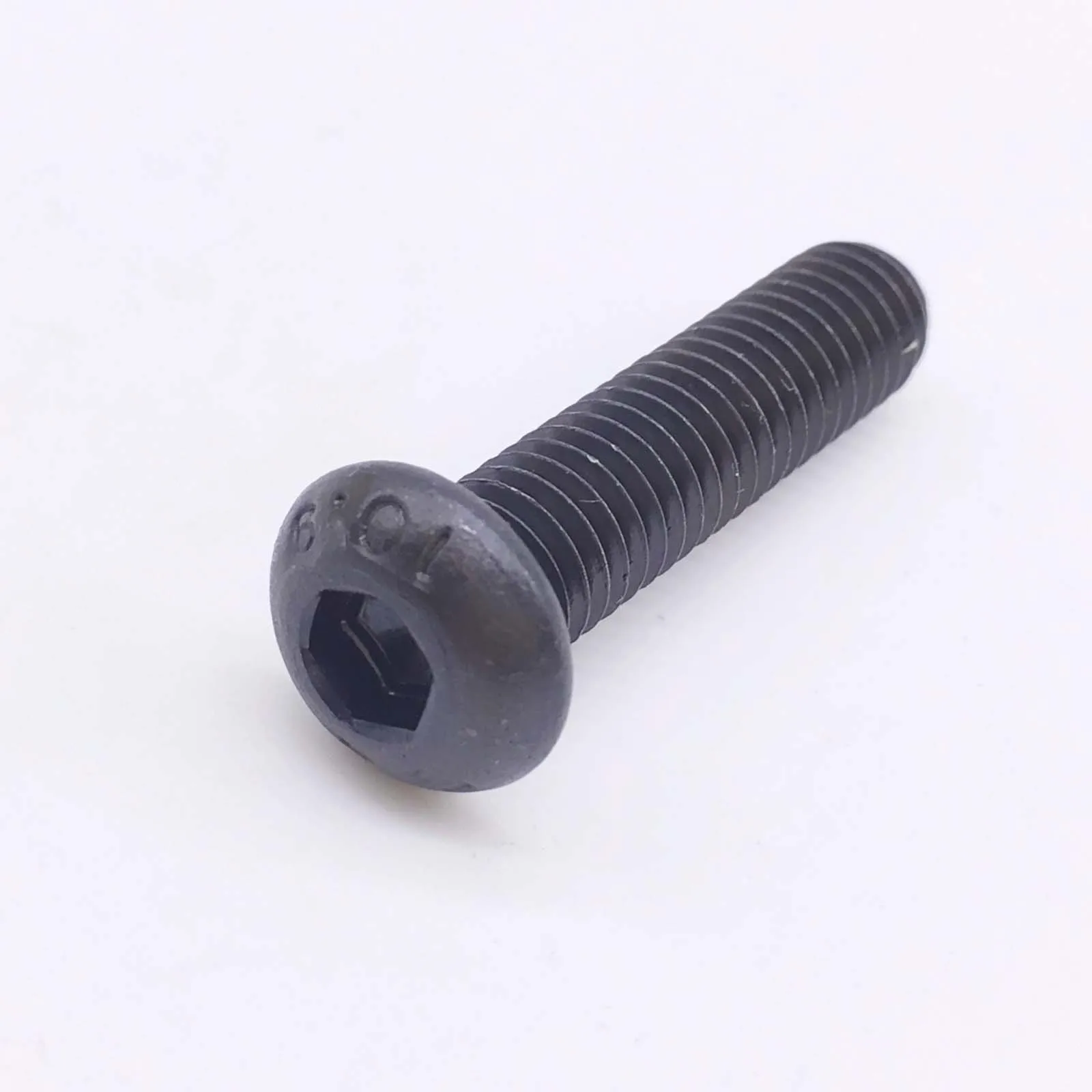 016. Наружный шестигранник болт 10х20. Винт антивандальный м3х6. Комплект крепежа м6х60. Нейлоновые винты м3.