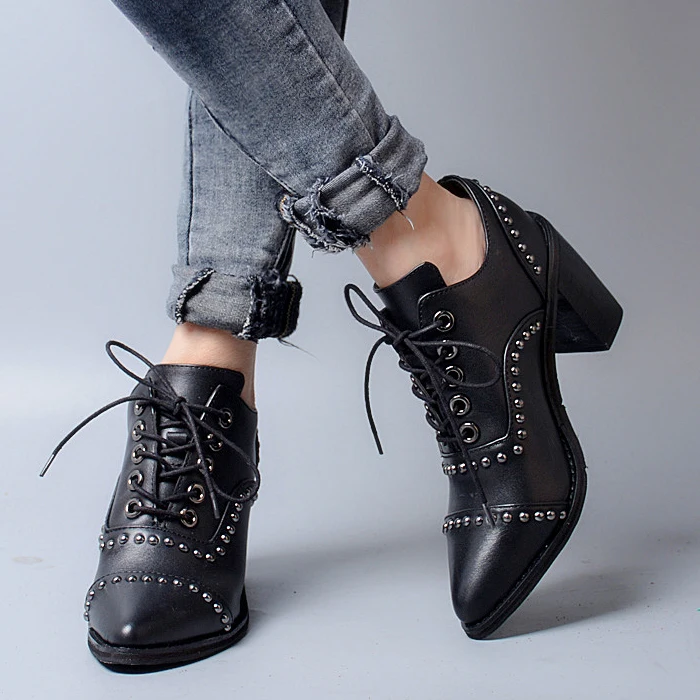 

Prova Perfetto Genuine Leather Lace Up Square High Heel Women Pumps Pointed Toe Rivet Gladiator Shoes British Style Single Shoes