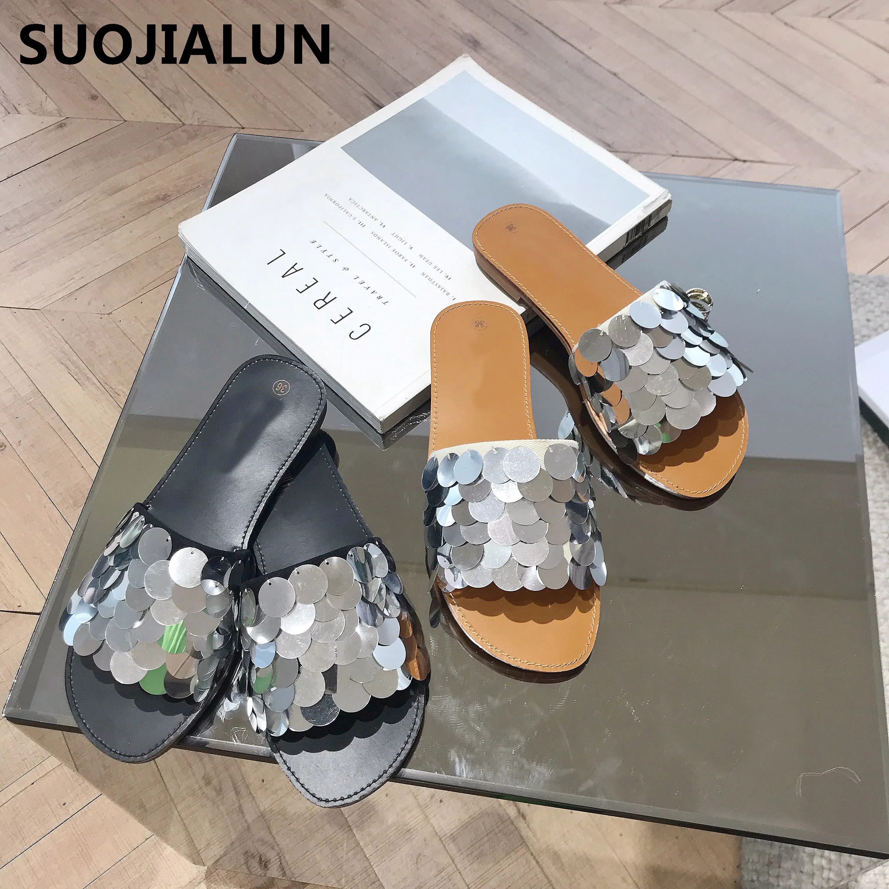 SUOJIALUN/2019 женские шлепанцы на плоской подошве блестящие с блестками летние