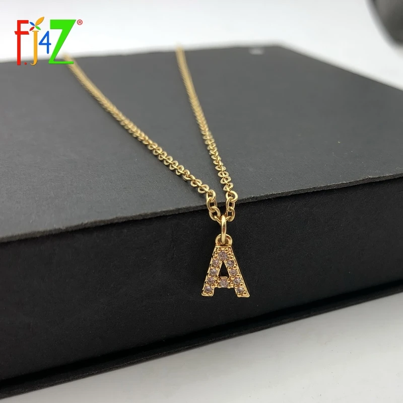 F. J4Z алфавит подвески золотой цвет медный мини A-Z письмо кулон ожерелье Сияющий Циркон Кристалл 26 инициал ожерелье
