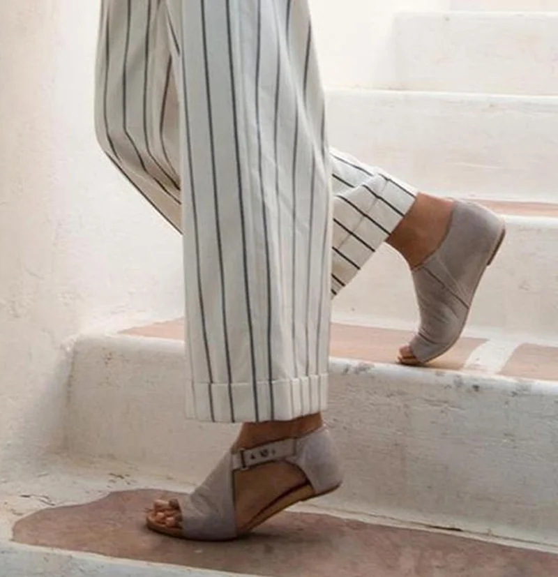 Женские сандалии-гладиаторы на плоской подошве с открытым носком в римском стиле