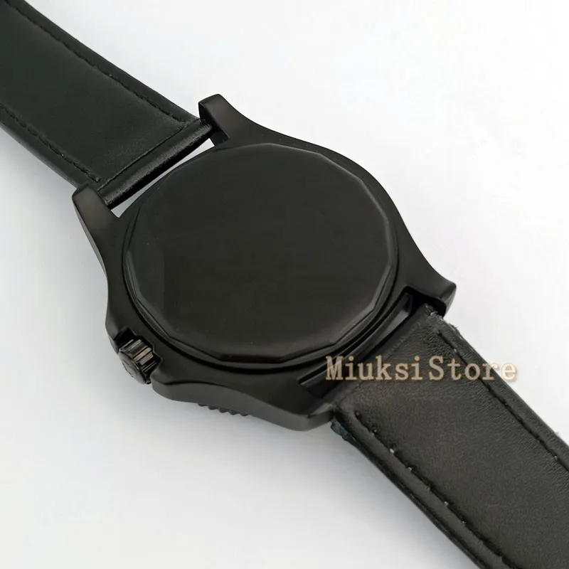 44 мм черный чехол с белым циферблатом арабские цифры автоматические спортивные