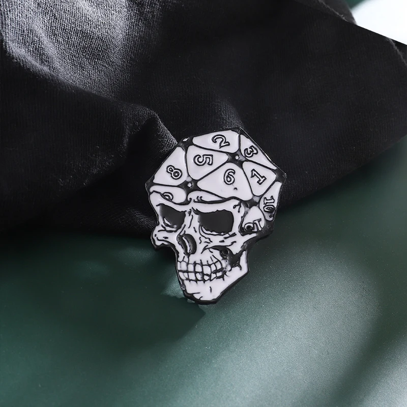 D20 штифта черепа двадцать кубика Хэллоуин рюкзак в готическом стиле Шапки аксессуары классические туфли; туфли в стиле Панк Скелет эмалевые броши, булавки для друзей