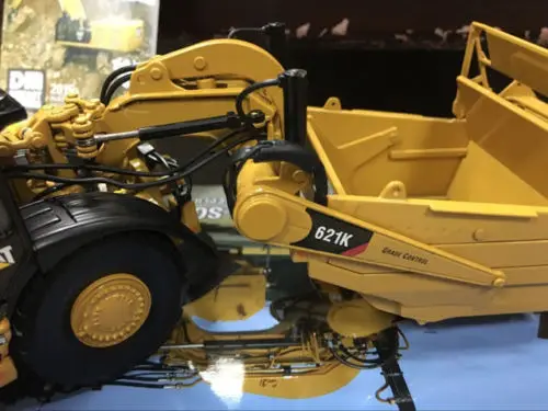 Колесный трактор скребок гусеницы Cat 621K 1:50 весы от бренда DieCast Masters #85920|caterpillar cat|cat