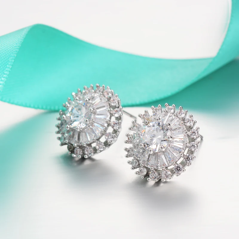 Белый золотой цвет сверкающие серьги гвоздики заполнены Круглый ААА Циркон