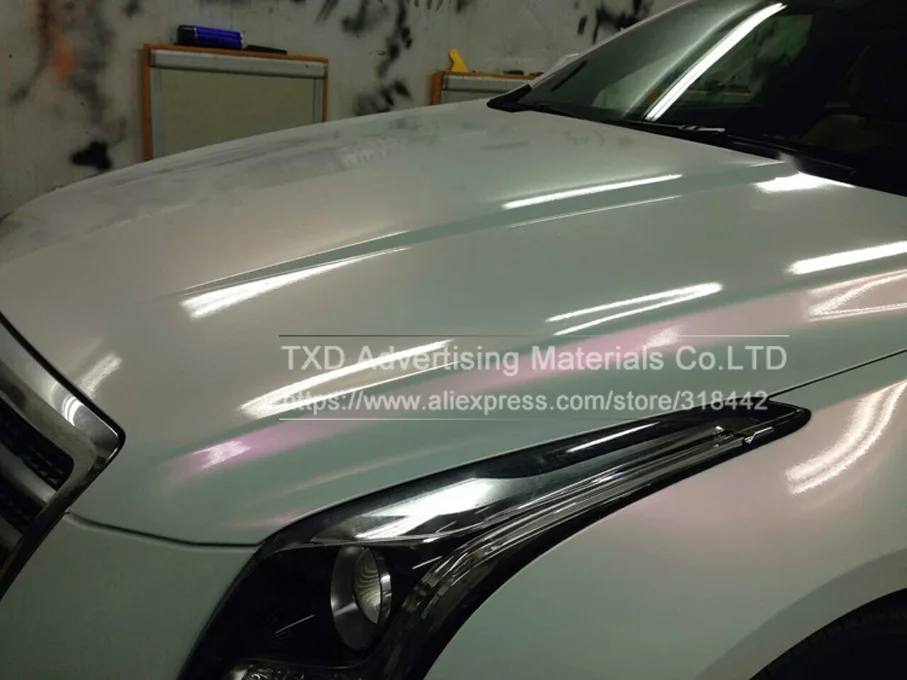 Виниловый стикер хамелеон блестящий белый с пузырьками воздуха металлик