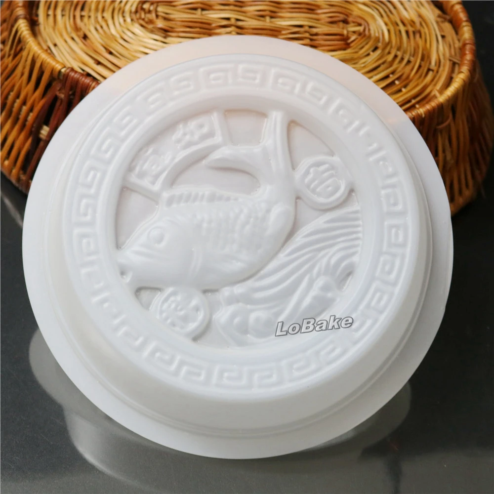 Большая форма чаши с рыбой и надписью JI XIANG RU YI shape PP пластиковая полупрозрачная