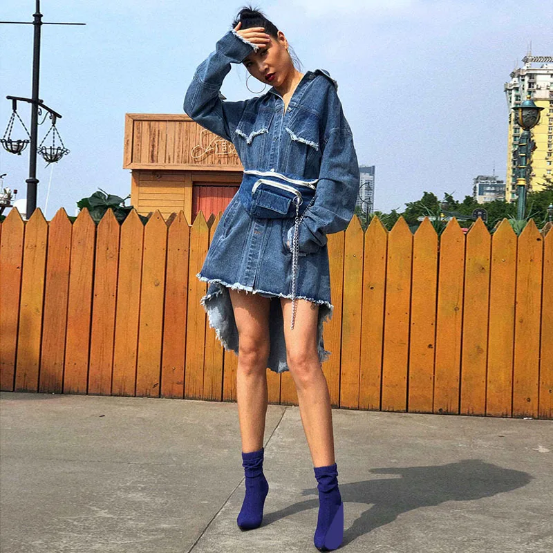 TWOTWINSTYLE Джинсовые куртки для Для женщин с отложным воротником с длинными рукавами асимметричное платье с кисточками женский жакет с поясная сумка весенние туфли прилив