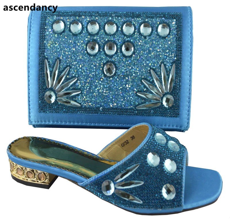 Комплект из обуви и сумки в африканском стиле комплект синего цвета нигерийском |