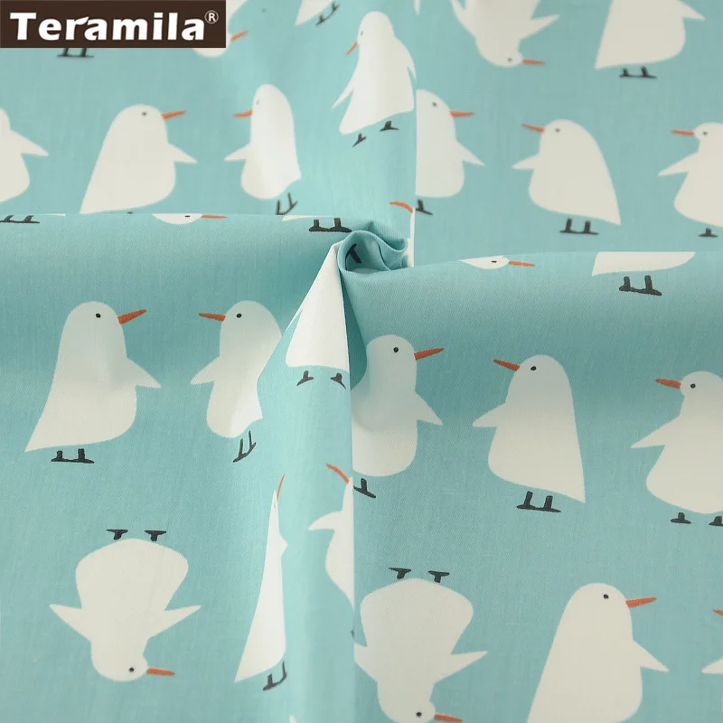 С милым рисунком пингвина конструкции хлопок синий Ткань твил Жир Квартал