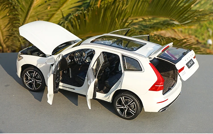 1/18 все новые Volvo XC60 T5 AWD спортивной секции SUV литая модель автомобиля модель внедорожника синий Оригинальная коробка Коллекционная модель