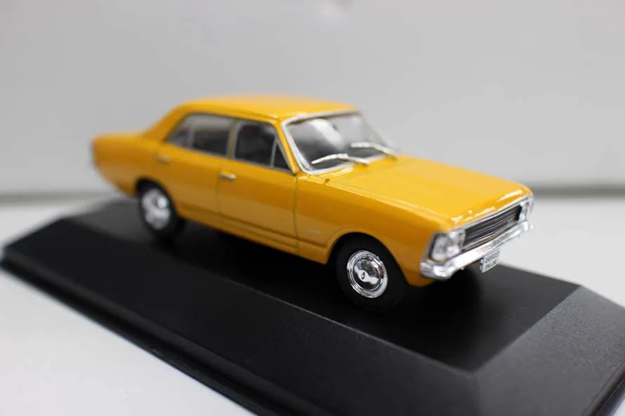 Высокая симуляция chevrolet opala 2500 модель 1:43 Литые Автомобильные игрушки