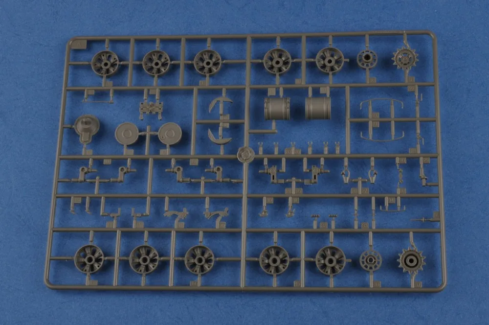 1/35 Hobby Boss 83856 IDF Achzarit APC-ранняя модель хобби