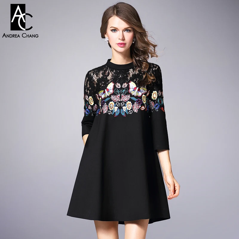 Осенне-зимнее подиумное женское платье черного цвета трапециевидного силуэта