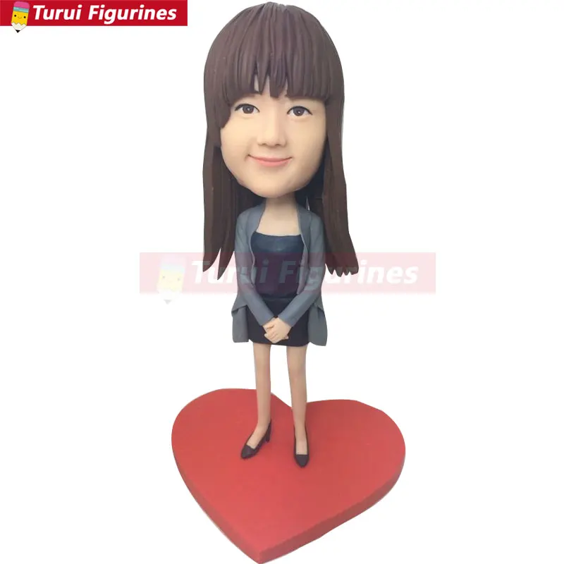 

Fully Customer Design Bobble Head Clay Figurines Based on Customers' Photos Using As Wedding or Birthday Cake Topper, Gifts, Dec