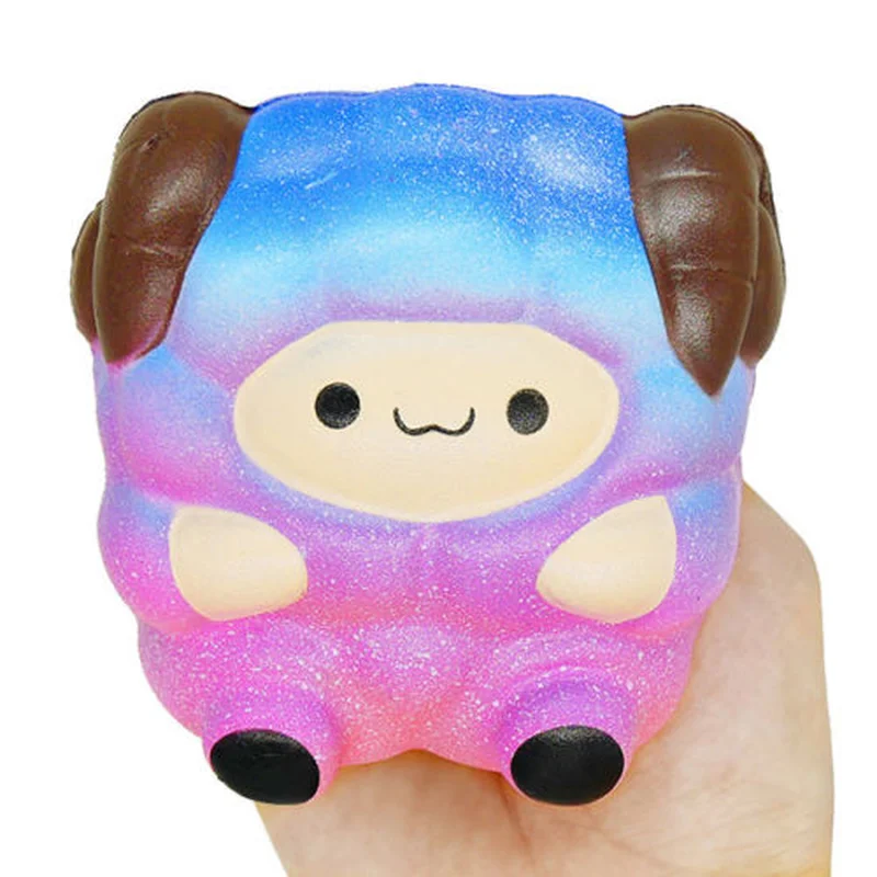 Большая овца мягкая милая альпака галактика супер медленно поднимающаяся
