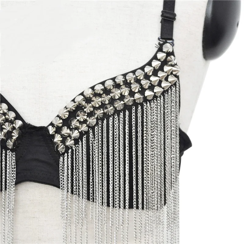 Черный яркий металлический бюстгальтер с кисточками и эффектом пуш-ап