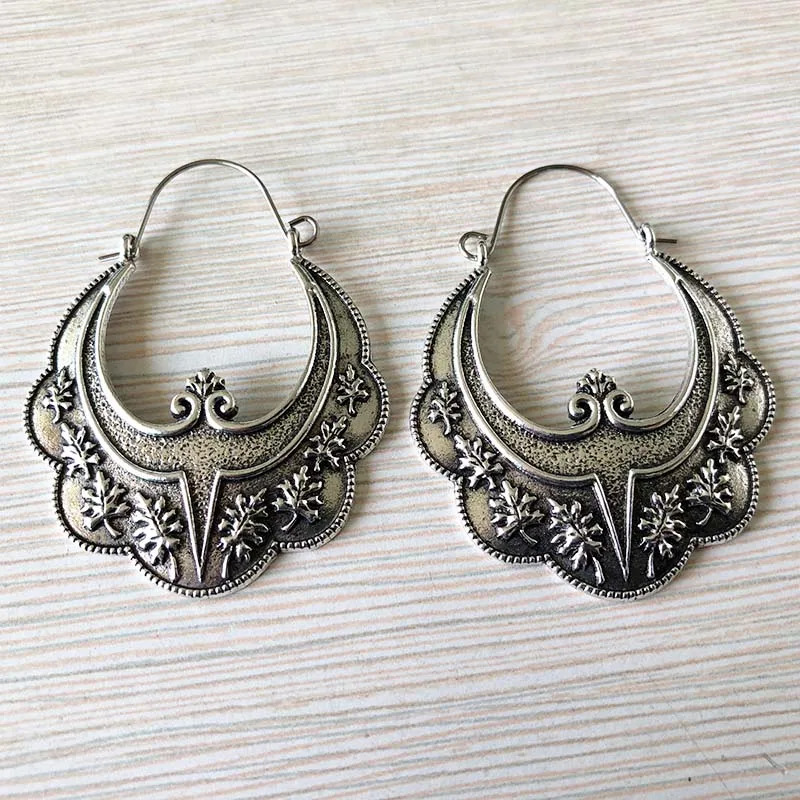 antique silver Индийские Цветочные племенные латунные серьги Висячие серьги цветок витиеватые вихревые «цыганские» серьги для женщин Бохо Винтажные серьги - Окраска металла: antique silver
