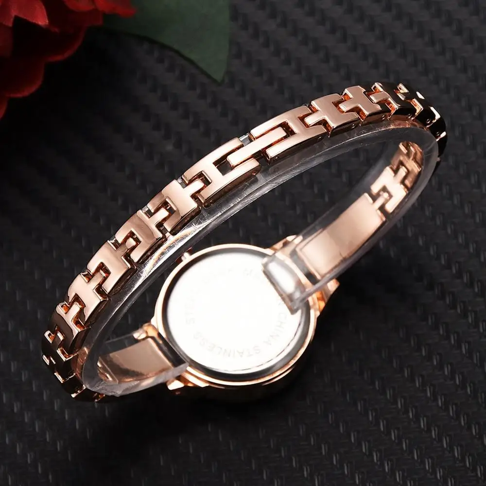 Fashionable trend lady sets diamond dial dress watch fashionable temperament joker quartz woman | Наручные часы