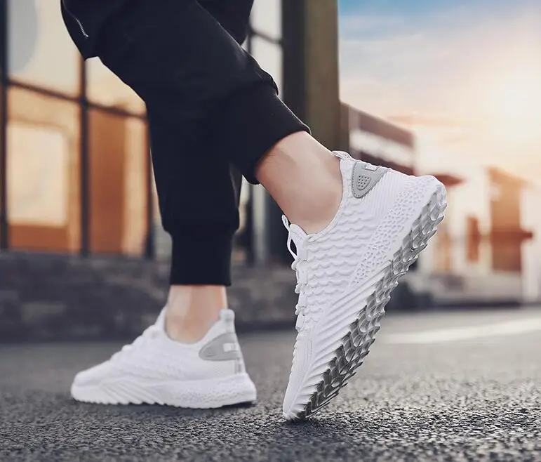 Новинка года; сезон весна-лето; Мужская обувь из ткани Flyknit; координатная сетка; дышащая уличная трендовая Спортивная повседневная обувь; Мужская обувь; кроссовки; лоферы