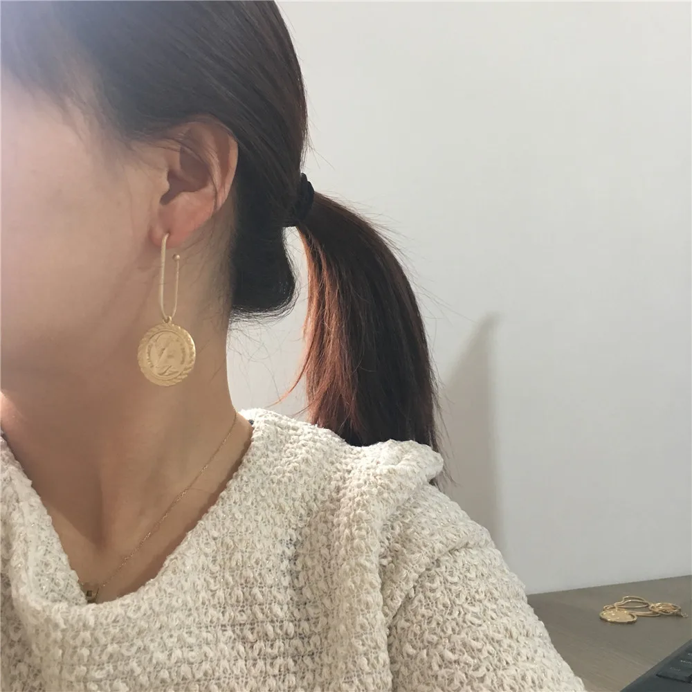 Серьги подвески из Модные женские сережки матового золота с покрытием медальон в