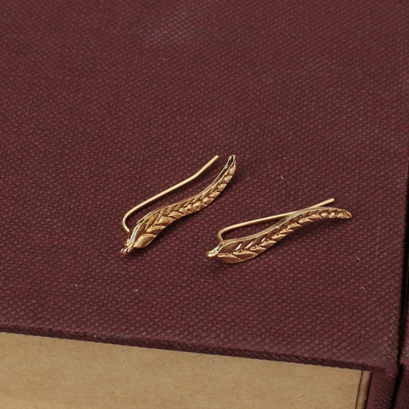 New Vintage Jewelry Exquisite Plated Leaf Earrings Modern Beautiful Feather Stud Earrings For Women Brinco Gold Earrings