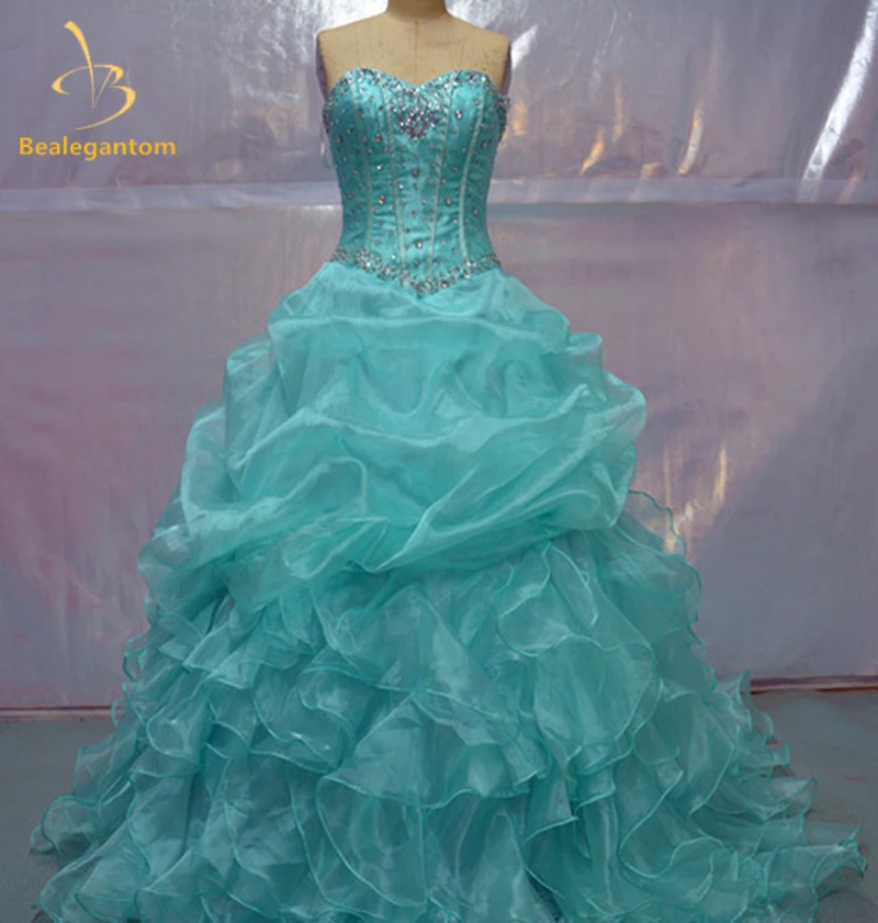 Новые имеющиеся в наличии из органзы обшитое бисером вырез сердечком розового